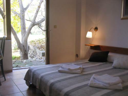 Hostal Apartments Bako Komiza