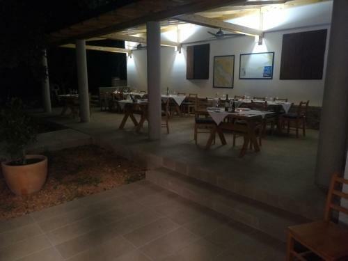 Hostal Apartments Bako Komiza