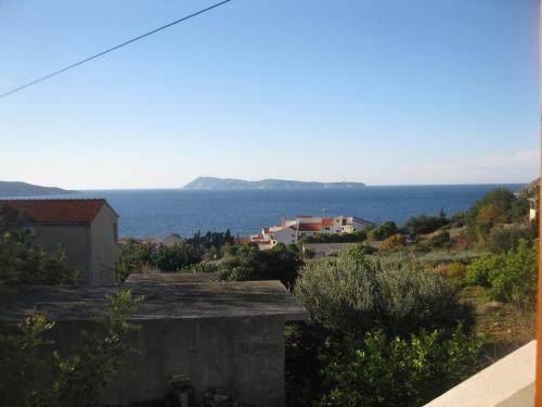Hostal Apartments Bako Komiza