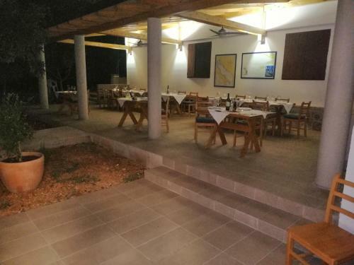 Hostal Apartments Bako Komiza