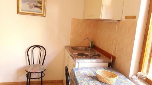 Hostal Apartments Bako Komiza