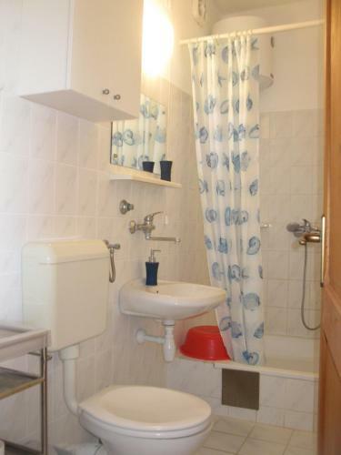 Hostal Apartments Bako Komiza