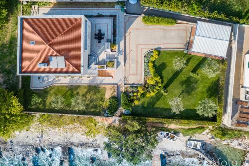 Super Luxuri�se Villa Directly On The Sea
