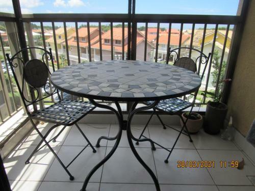 Sahy - Aldeia Dos Reis, Condado - Apartamento Quarto E Sala
