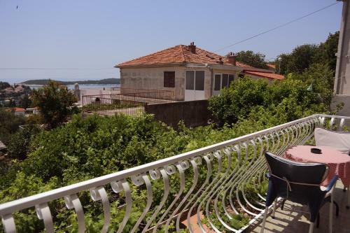 Hostal Tanya-apartments And Rooms