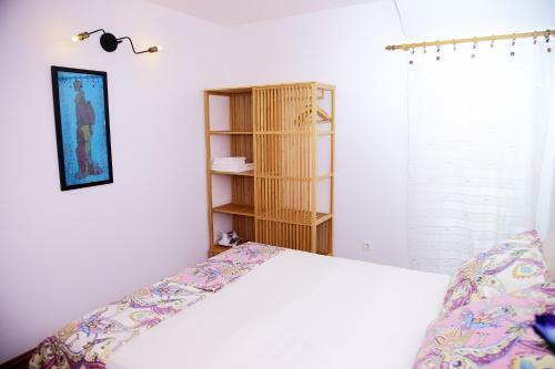 Hostal Tanya-apartments And Rooms