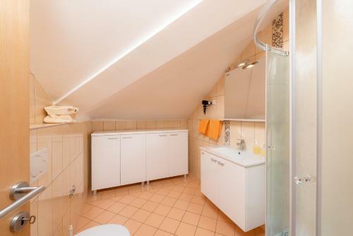 5 Bedrooms Holiday House With Sea View
