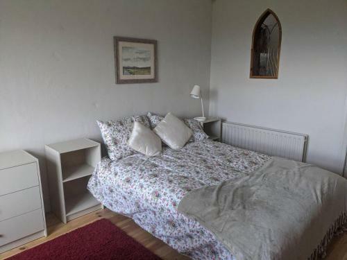 Hostal Large Double Adjacent Large Bathroom Both With Swilly Views