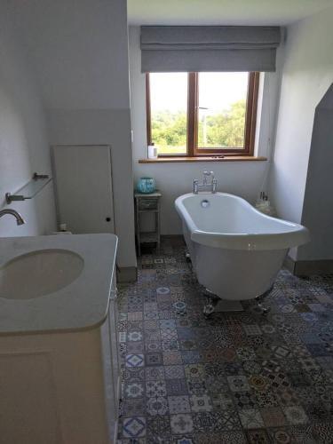 Hostal Downstairs Double Room With Swilly View Shared Large Bathroom