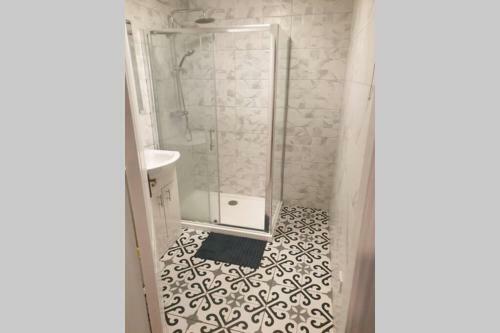 Fabulous Apartment In Eyre Square Quiet With Parking