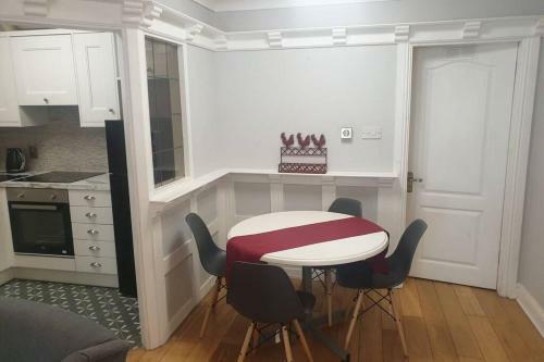 Fabulous Apartment In Eyre Square Quiet With Parking