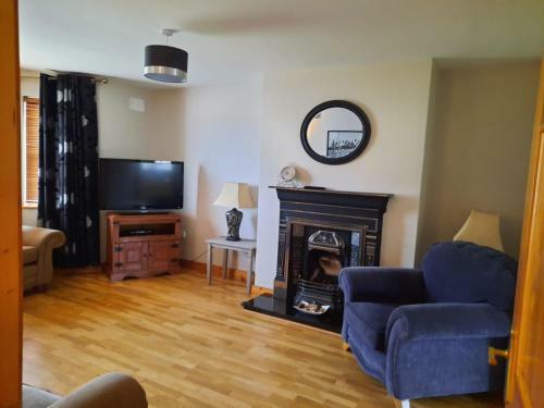 Manor Holiday Home-sleeps 8