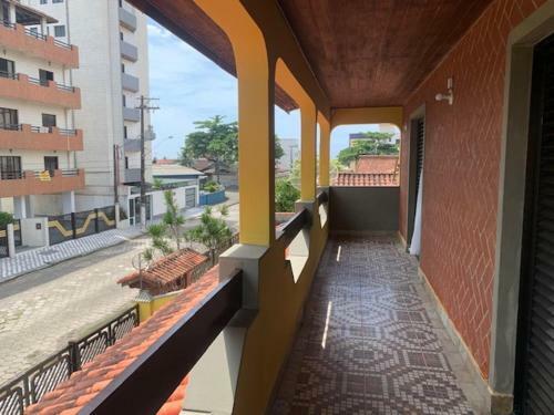 Lindo Sobrado Amarelo -pr�ximo A Praia