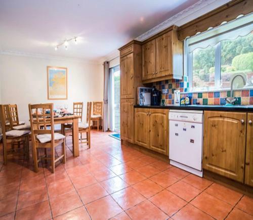 Superior 4 Bed House In Moville Donegal .
