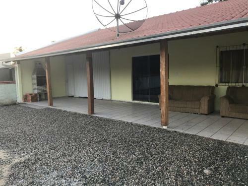 Casa 300m Da Praia No Centro Pi�arras Com Wifi Top