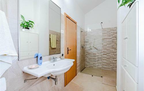 Awesome Apartment In Lumbarda With 2 Bedrooms