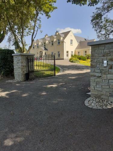 Single Room In Lovely Country Residence