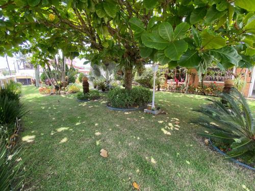 Casa Agrad�vel Com Piscina, A Poucos Passos Da Praia