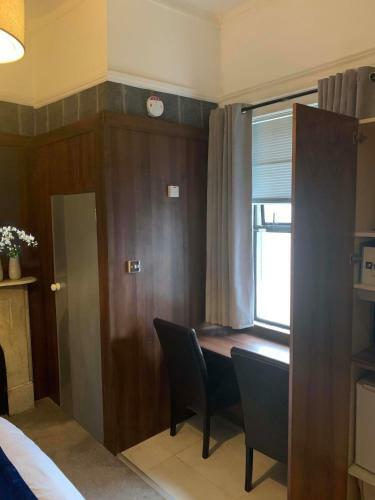 Apartamento Upstairs Studio - Private Kitchenette And En-suite