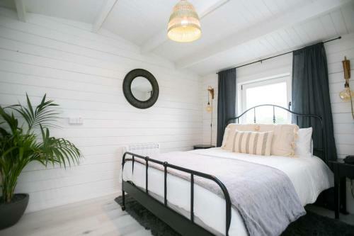 The Paddocks Cabin - Stylish, Cozy & Private