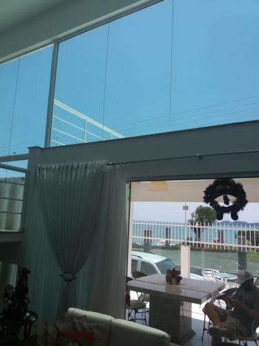 Casa de Vidro Perfeita A 25 Metros Da Praia