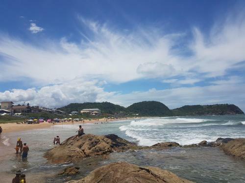 Curta Praia de Arma��o - Casa Girassol