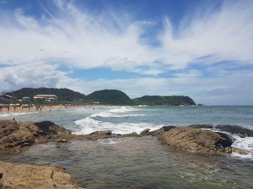 Curta Praia de Arma��o - Casa Girassol
