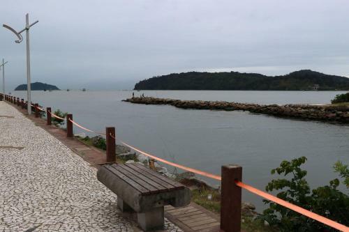 Curta Praia de Arma��o - Casa Girassol