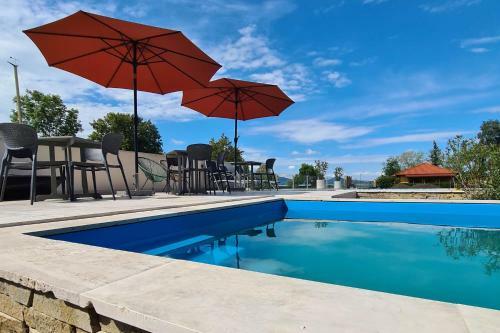 Hostal Mihely�nk