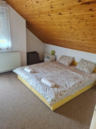 Tavir�zsa Apartman