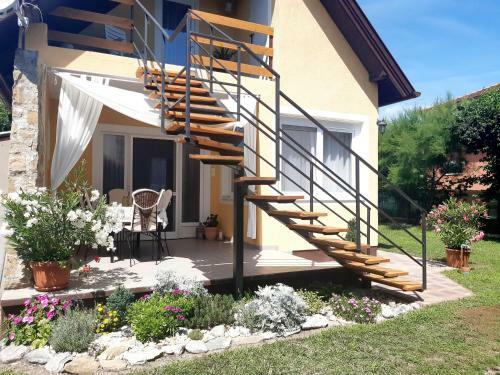 Cs&m Vend�gh�z Gyenesdi�s