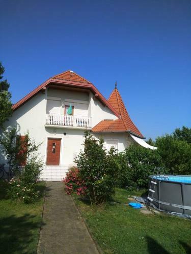 Two Bedroom Apartment With Swimming Pool