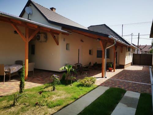 Lili Apartman