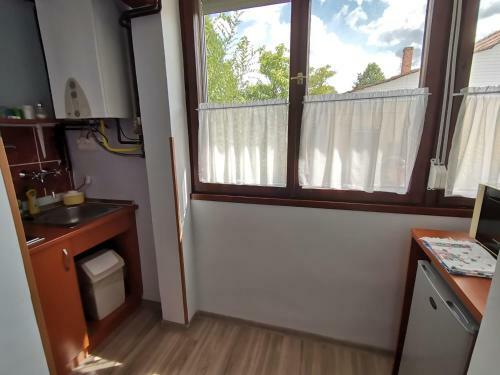 R�zsa Apartman