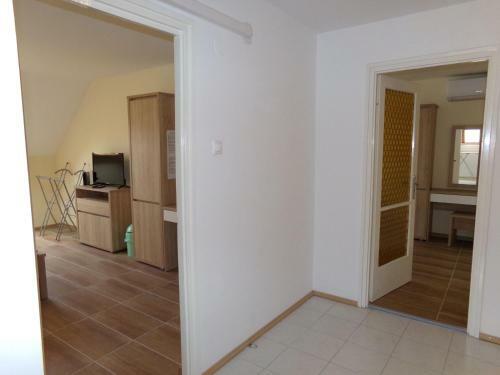 Hostal Hold-on Apartman