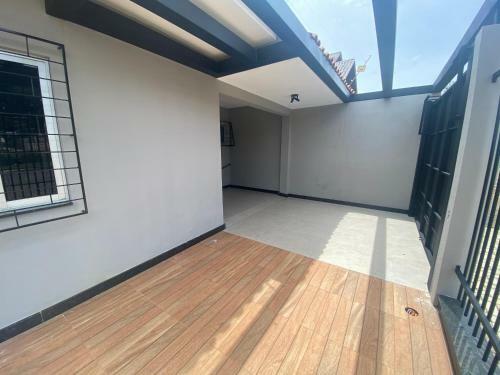 Casa Com Ar-condicionado E Chuveiro A G�s, Novinha E Central
