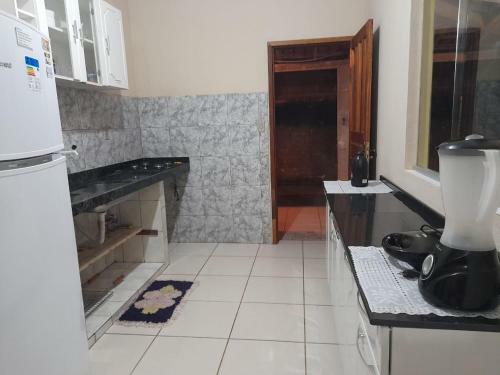 Casa de F�rias Amarela Em Prado