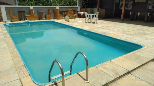 Casa Com Piscina Em Costa Azul