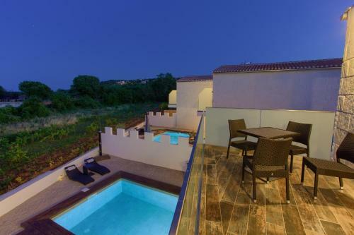 Villa Pax Houses