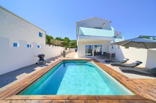 Villa Pax Houses