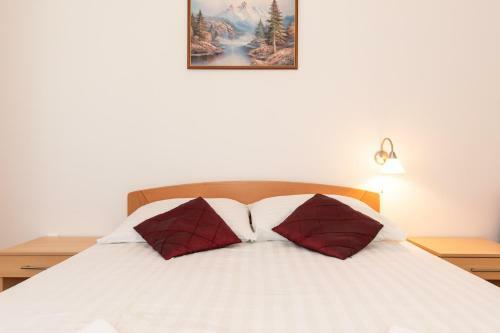 Apartments With Pool Ivana Krk