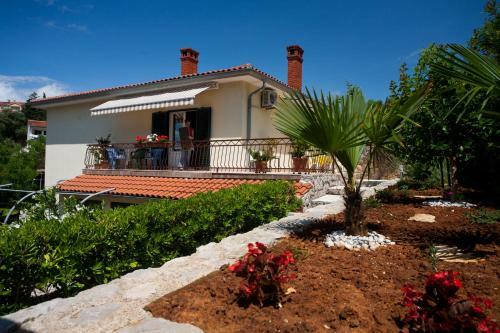Apartment Karmela