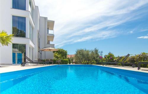 Amazing Home In Krk With 8 Bedrooms