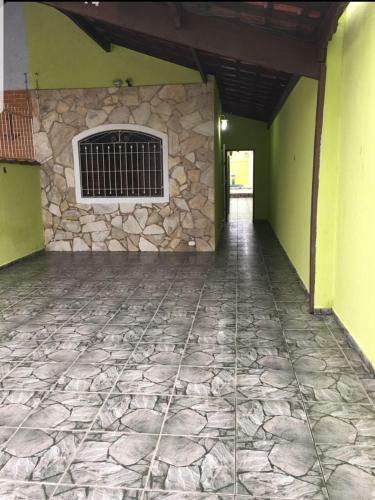Casa Com Piscina � Menos de 100 Metros Da Praia