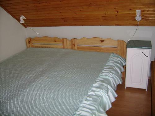 Gy�ngyi Vend�gh�z