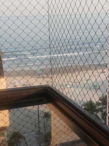 Apartamento Condom�nio Frente Mar