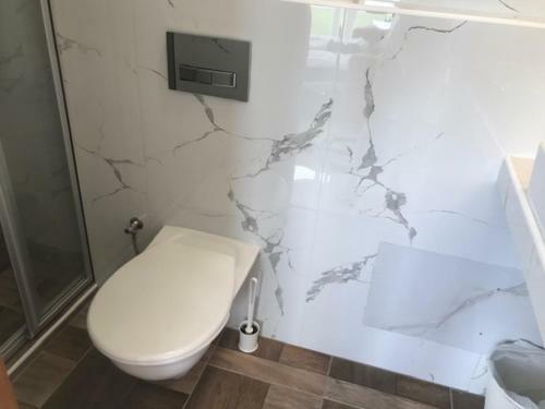 Balatonparti Vir�g Apartman