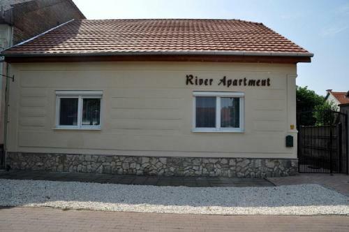 Hostal River Apartment