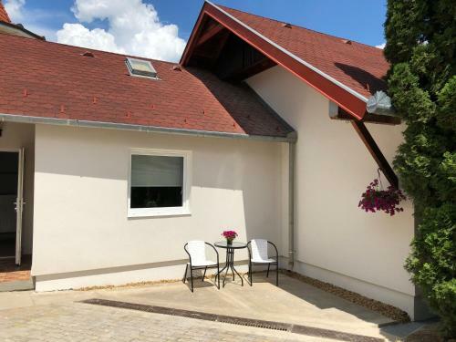Apartamento White Crow House