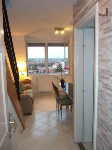 R�zsa Apartman